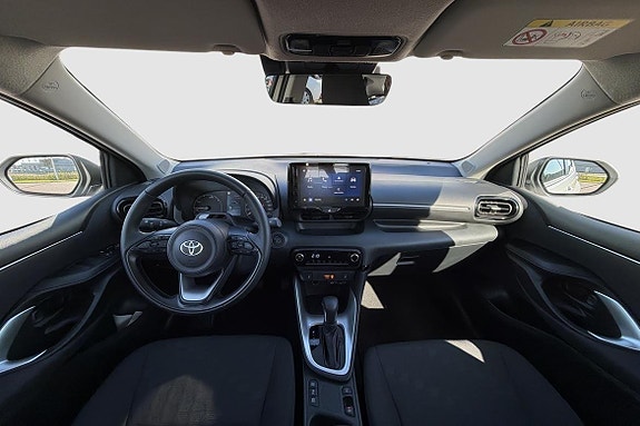 Toyota Yaris 10 of 16