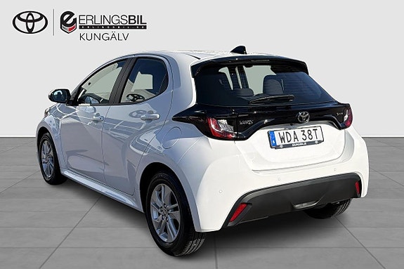 Toyota Yaris 3 of 16