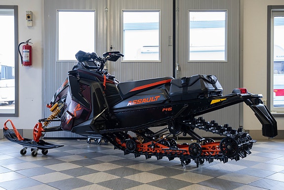 Polaris Switchback Assault 9R 146" *Extrautrustad för 63.000:-* 3 of 12