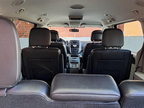 LANCIA VOYAGER 2.8 EXECUTIVE 163 ch BVA - 7 PLACES CUIR - ATTELAGE - 184000 km