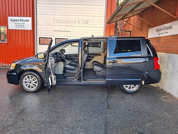 LANCIA VOYAGER 2.8 EXECUTIVE 163 ch BVA - 7 PLACES CUIR - ATTELAGE - 184000 km