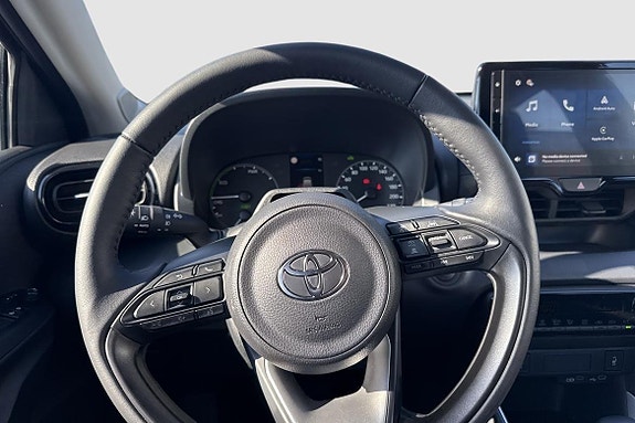 Toyota Yaris 10 of 11