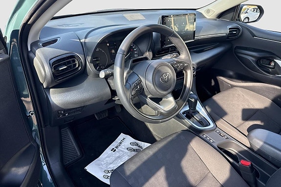 Toyota Yaris 7 of 11