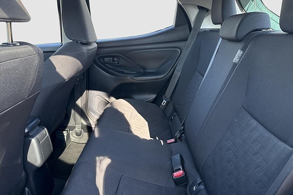 Toyota Yaris 8 of 11