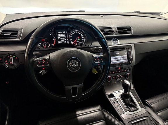 Volkswagen Passat 8 of 12