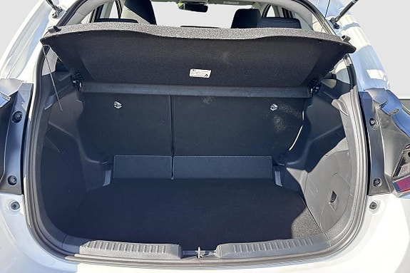 Toyota Yaris 11 of 11