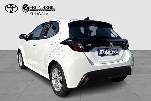 Toyota Yaris 2 of 11