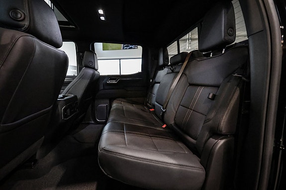 Chevrolet Silverado EV 28 of 30