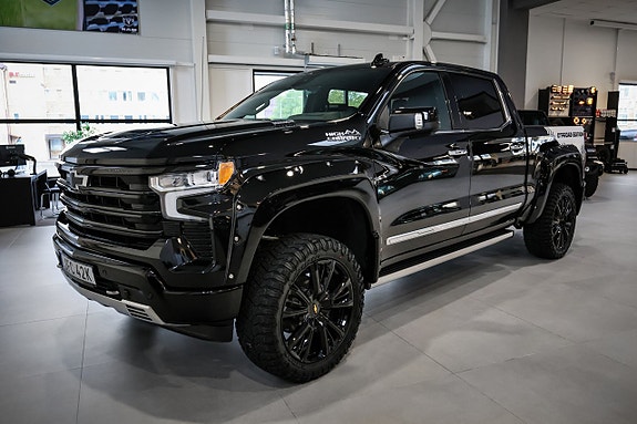 Chevrolet Silverado EV 2 of 30
