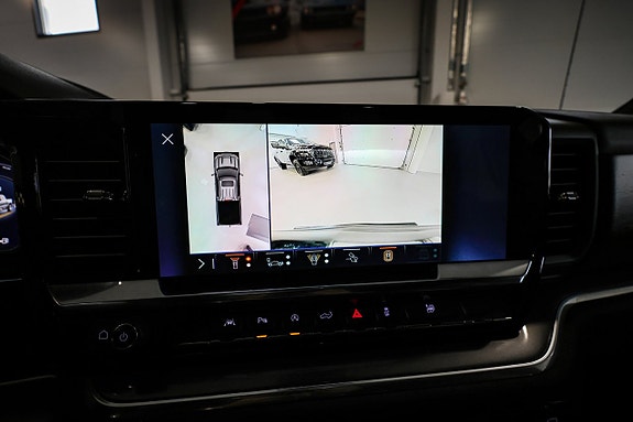 Chevrolet Silverado EV 25 of 30