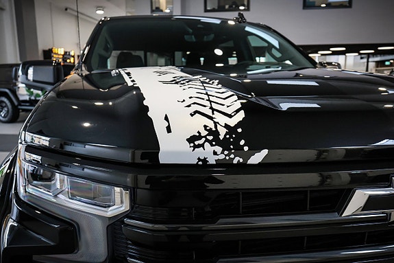 Chevrolet Silverado EV 12 of 30