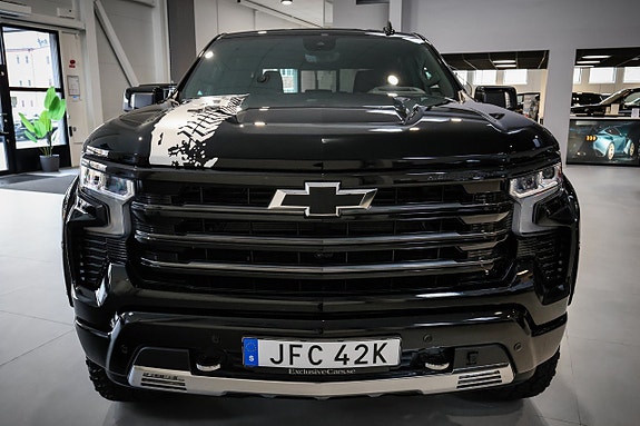 Chevrolet Silverado EV 4 of 30