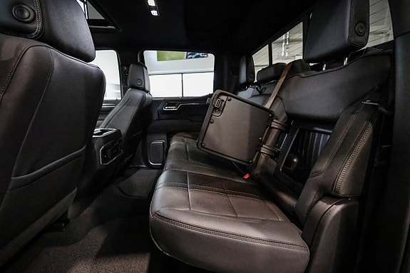 Chevrolet Silverado EV 29 of 30