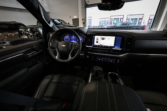 Chevrolet Silverado EV 22 of 30