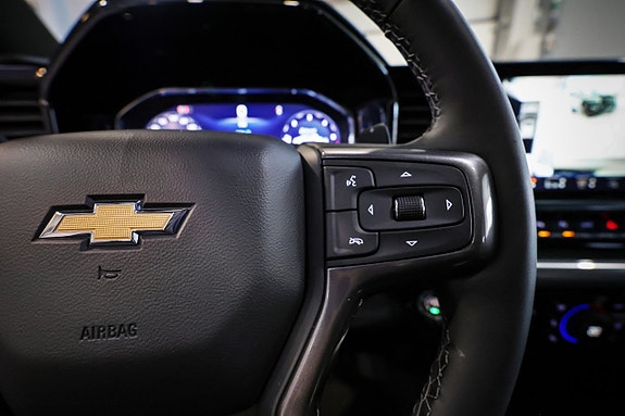 Chevrolet Silverado EV 27 of 30