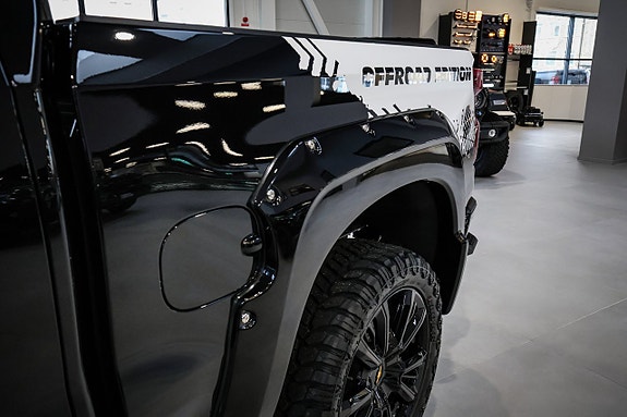 Chevrolet Silverado EV 16 of 30