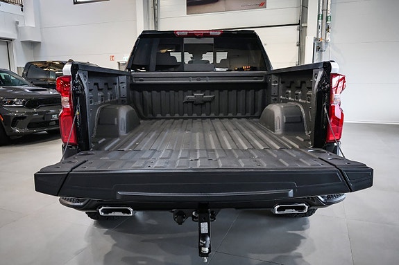 Chevrolet Silverado EV 8 of 30