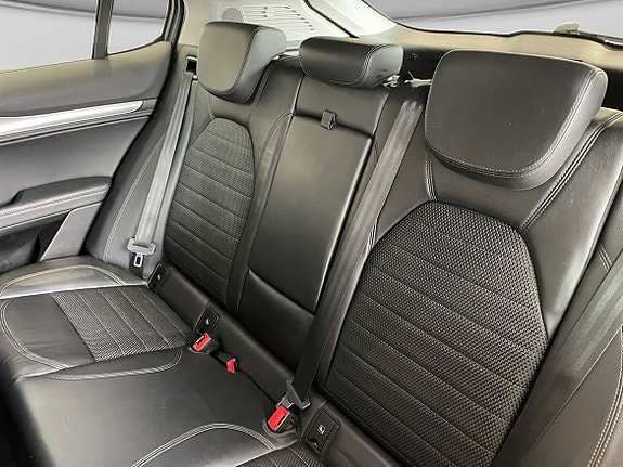 Alfa Romeo Stelvio 10 of 11