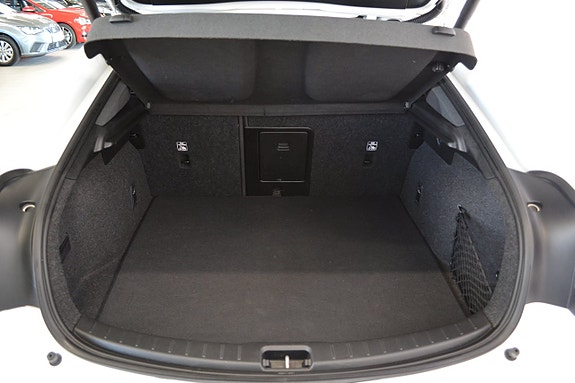 Polestar 2 11 of 15