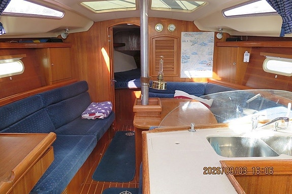 Hunter 356  2-kabin 8 of 21