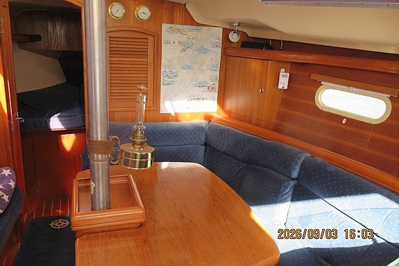 Hunter 356  2-kabin 9 of 21