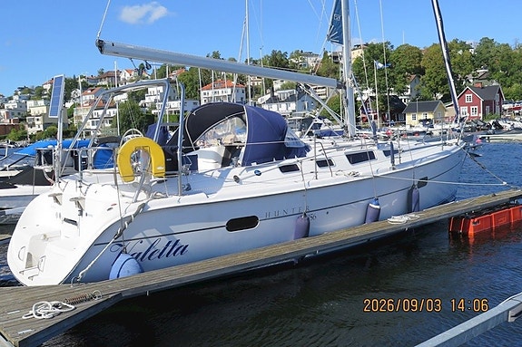 Hunter 356  2-kabin 2 of 21
