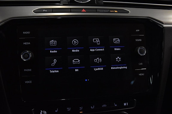 Volkswagen Passat 16 of 25