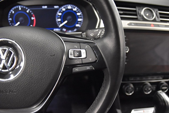 Volkswagen Passat 11 of 25
