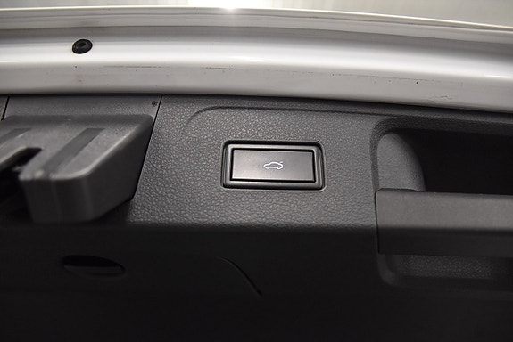 Volkswagen Passat 24 of 25