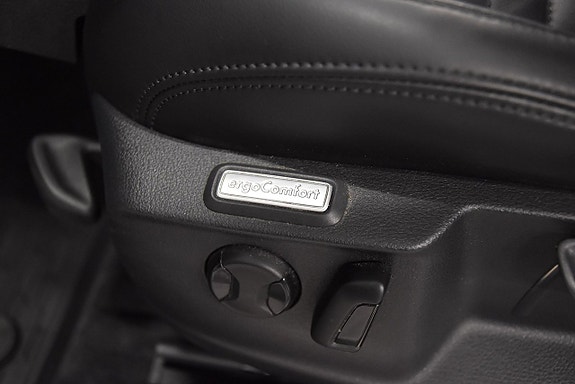 Volkswagen Passat 14 of 25