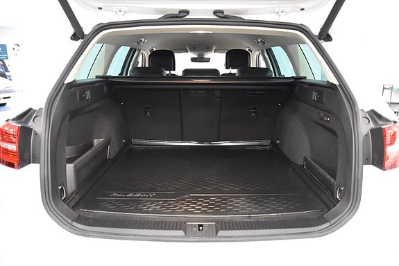 Volkswagen Passat 25 of 25