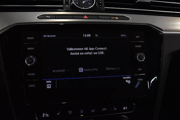 Volkswagen Passat 17 of 25