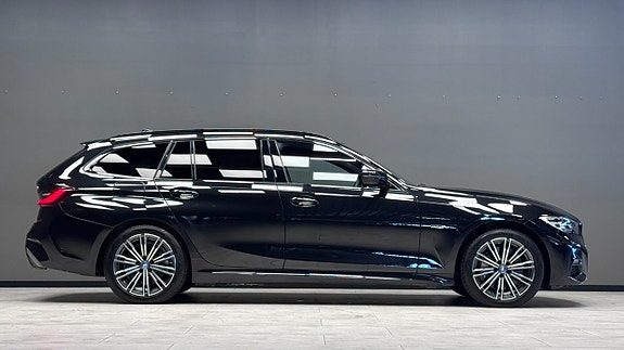 BMW 330e 5 of 23