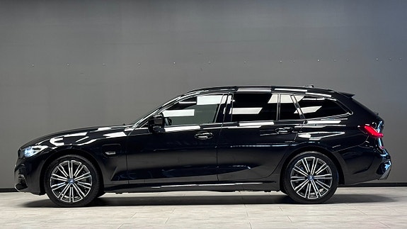 BMW 330e 4 of 23