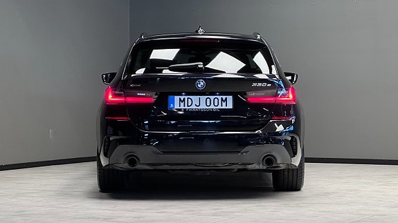 BMW 330e 22 of 23