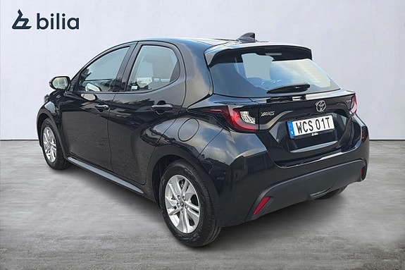 Toyota Yaris 2 of 20