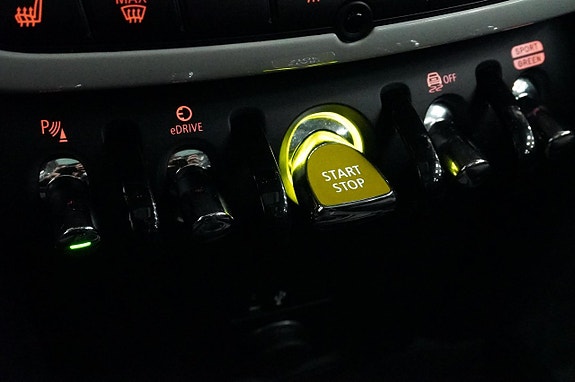 MINI Countryman Cooper SE 9 of 18