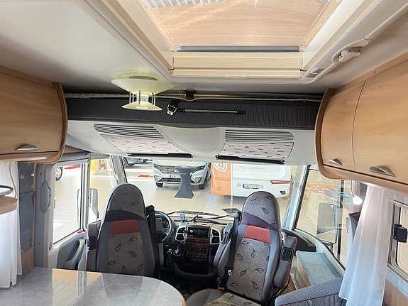 Bürstner I 685 (ALDE+Solcell+Ugn+Dragkrok) 11 of 24