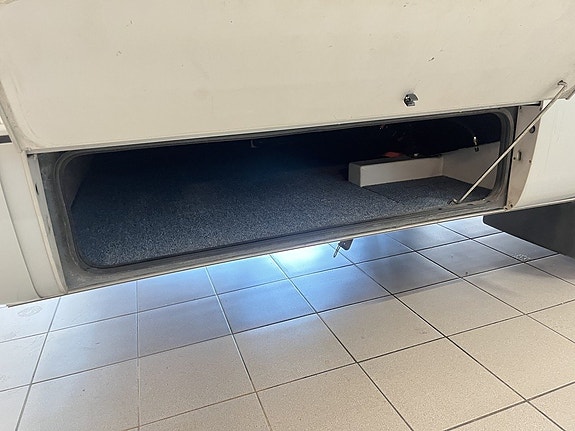 Bürstner I 685 (ALDE+Solcell+Ugn+Dragkrok) 8 of 24
