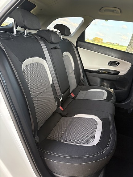 Kia Ceed 9 of 24