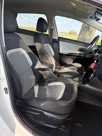 Kia Ceed 8 of 24