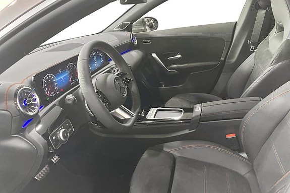 Mercedes-Benz CLA200 10 of 13