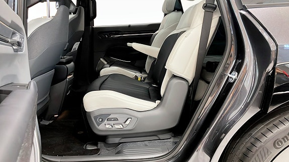 Kia EV9 11 of 15