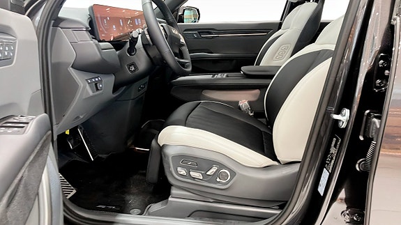 Kia EV9 12 of 15