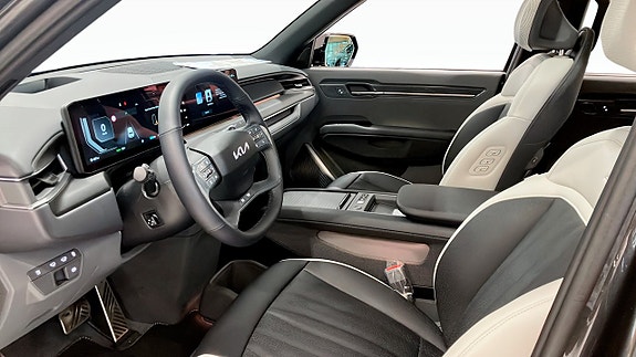Kia EV9 8 of 15