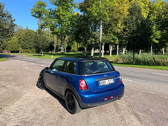 MINI Cooper 3 of 6