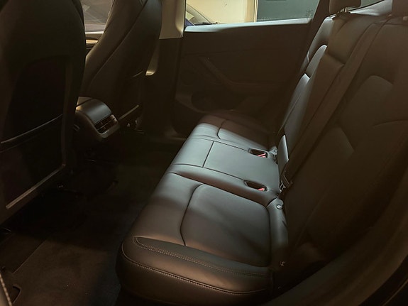 Tesla Model Y 22 of 22