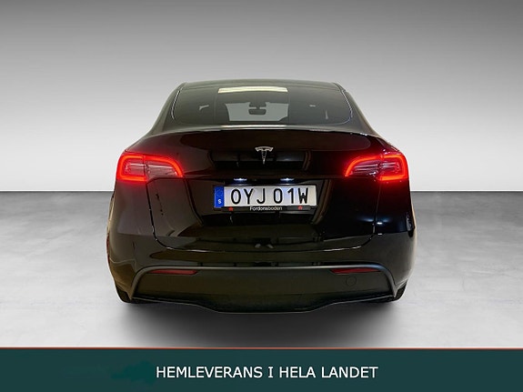 Tesla Model Y 3 of 22