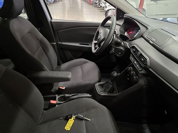 Dacia Sandero 4 of 10