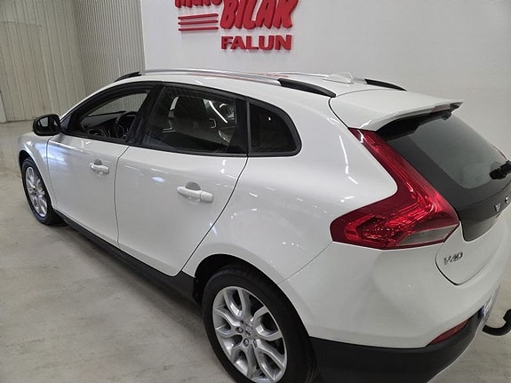 Volvo V40 Cross Country 9 of 10